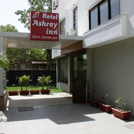 Hotel Ashray Inn Ahmadabad Zewnętrze zdjęcie