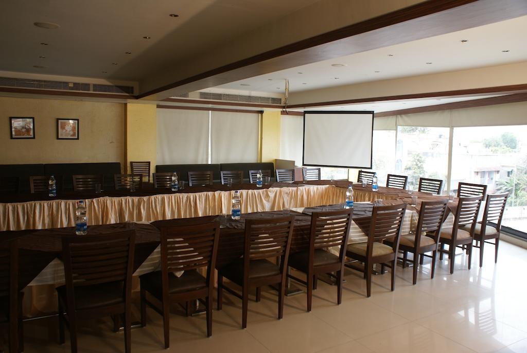 Hotel Ashray Inn Ahmadabad Zewnętrze zdjęcie