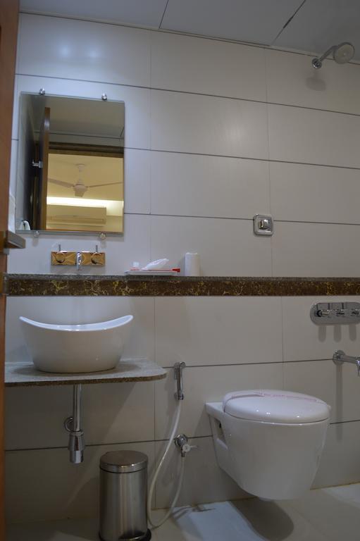Hotel Ashray Inn Ahmadabad Pokój zdjęcie