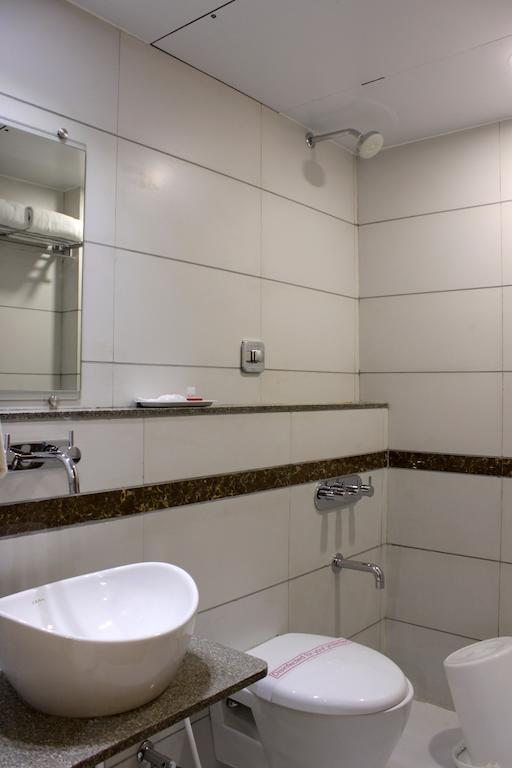 Hotel Ashray Inn Ahmadabad Pokój zdjęcie